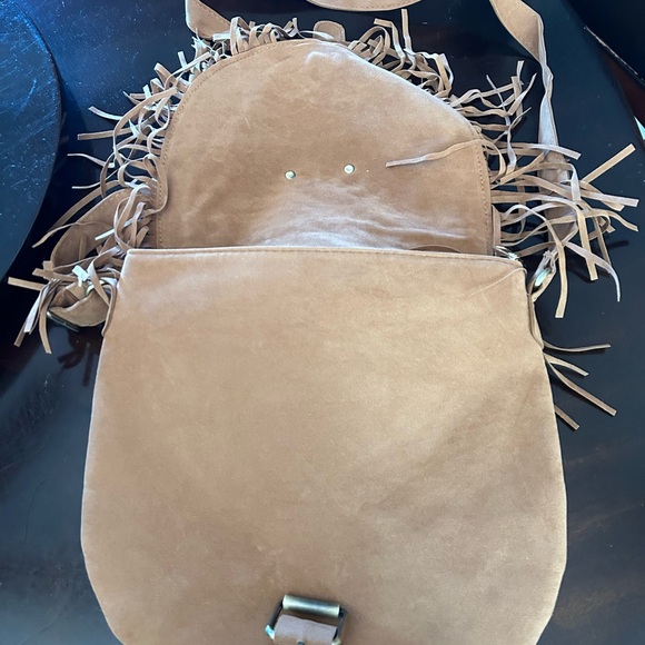Suede Crossbody bag with fringes - Picture 4 of 8